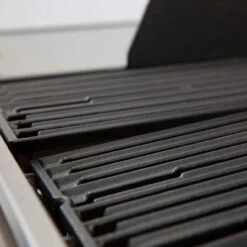 Broil King Baron 590 IR Gas Barbecue -Outdoor Grill Shop BK Angled Grids 01 1250x1250 61905.1682599155