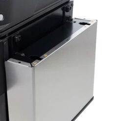 Broil King Baron 590 IR Gas Barbecue -Outdoor Grill Shop BK Baron Folding Shelf 03 2500x2500 68136.1682599156