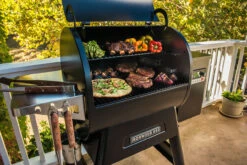 Traeger Ironwood 650 With WiFIRE Controller -Outdoor Grill Shop Ironwood 650 Lifestyle 02 91765.1646132805