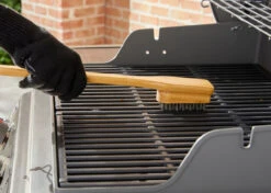 Weber® 46 Cm Bamboo Grill Brush 7 Weber® 46 Cm Bamboo Grill Brush -Outdoor Grill Shop Weber 46 cm Bamboo Grill brush in use 08470.1685262430