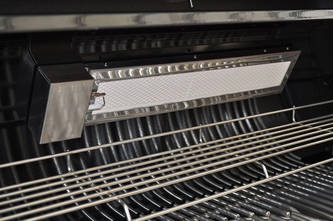 Weber® Summit® S470 - Image 5